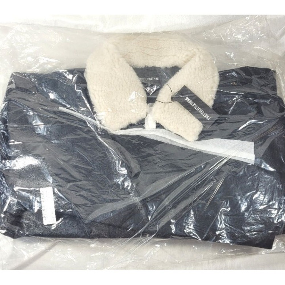 Pretty Little Thing Black Faux Leather Detachable Fur Collar Jacket - US Sz 4